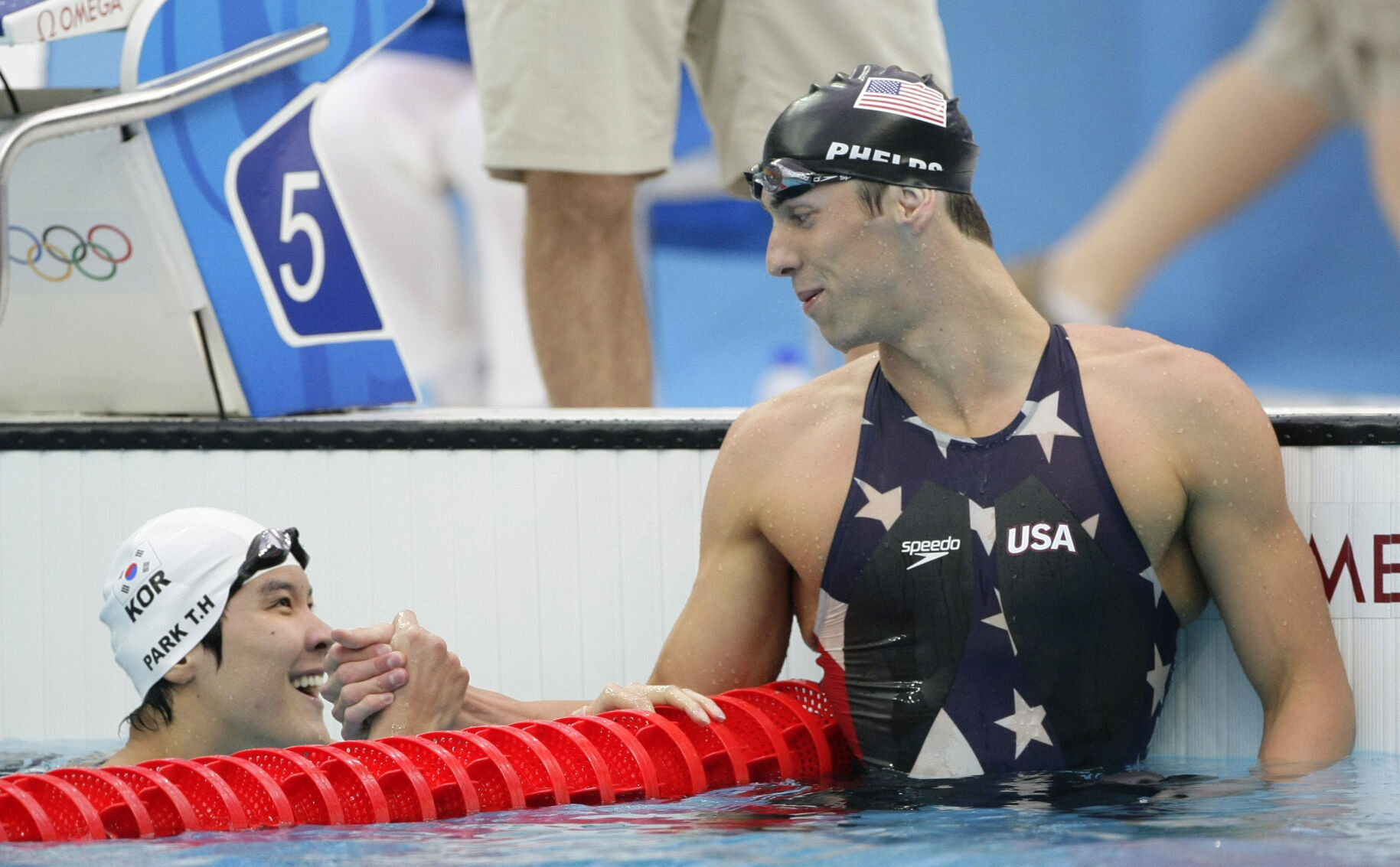 2008: Michael Phelps ties Mark Spitz, Carl Lewis, others with ninth Olympic gold